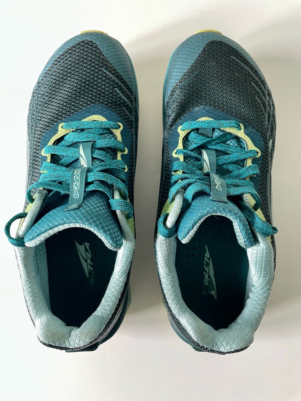 Altra Women's Timp 2 Teal and Yellow Trail Running Shoes Sz 9 - Picture 3 of 8
